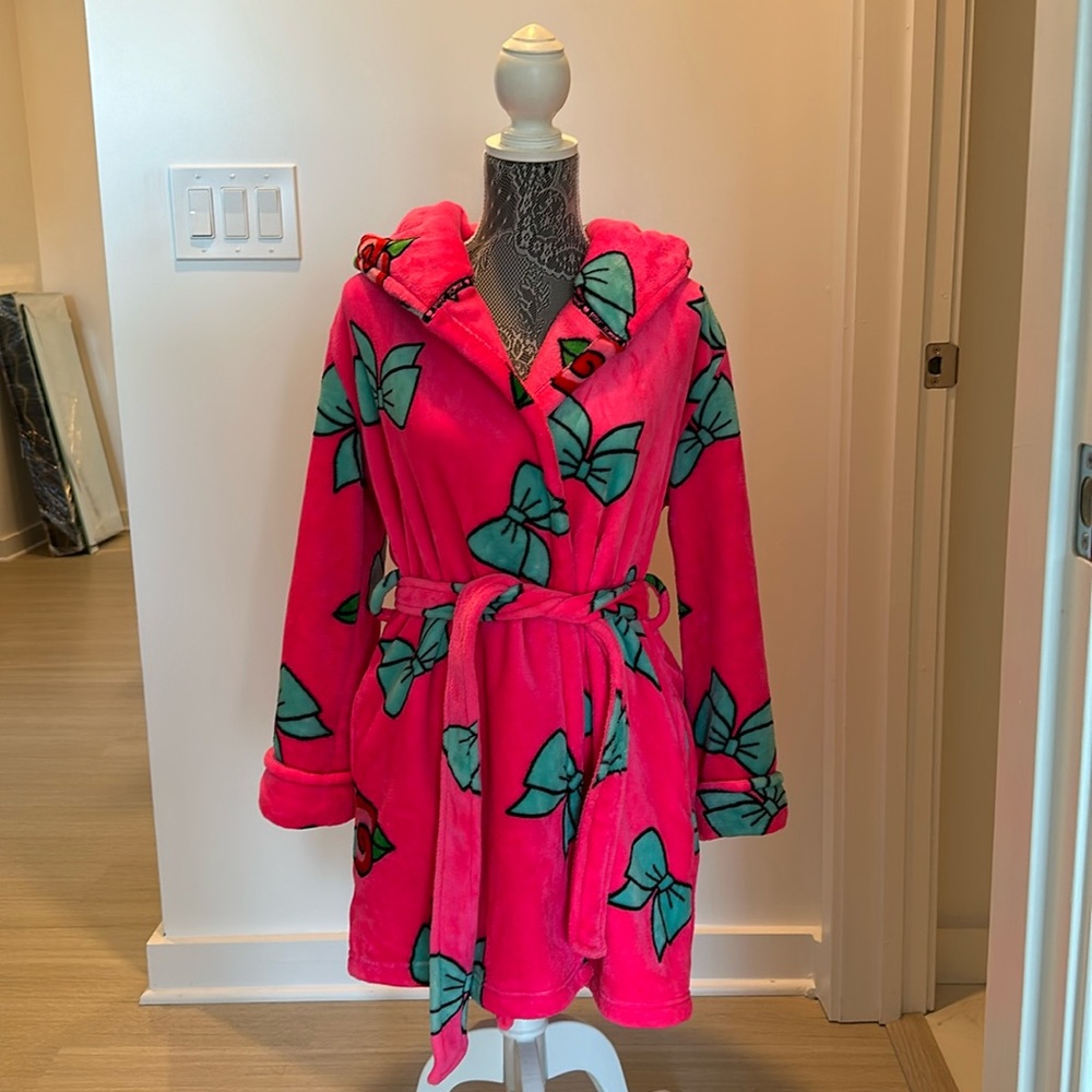 Betsy Johnson Robe